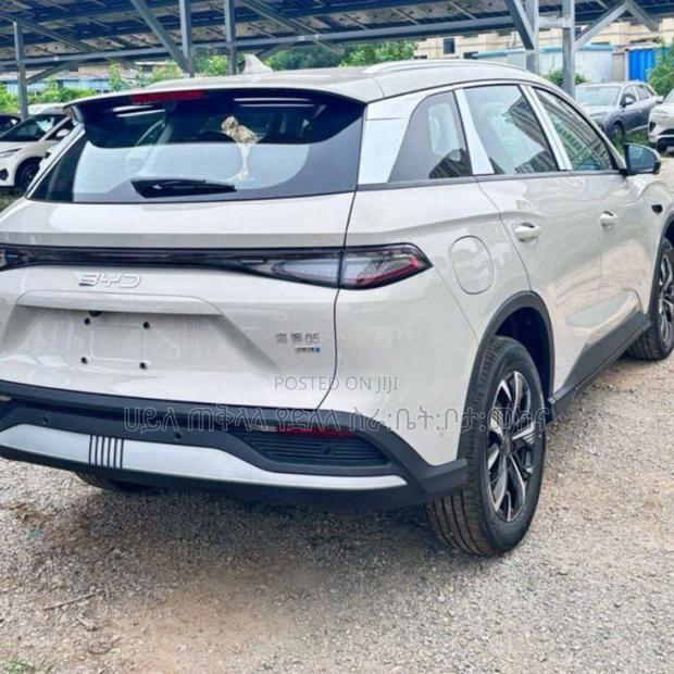BYD Destroyer 05 DM-i 1.5 Hybrid FWD 2025 Gold
