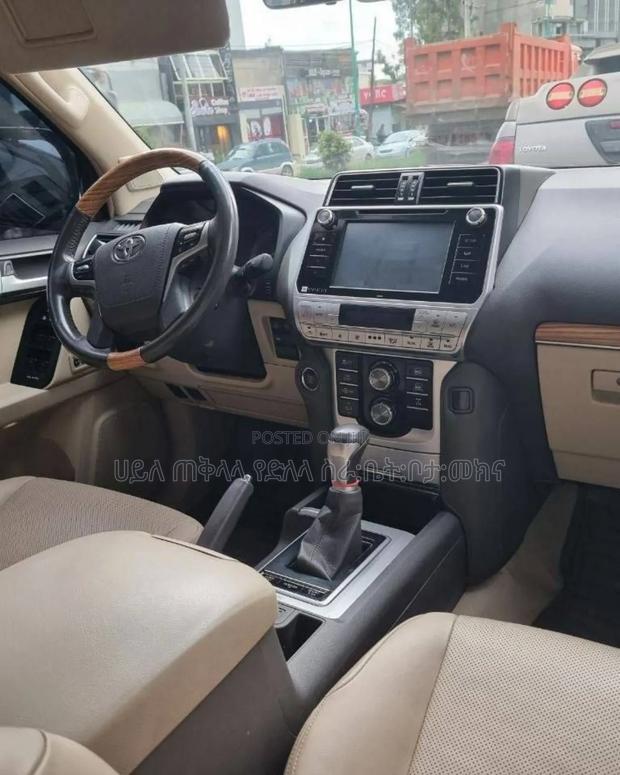Toyota Land Cruiser Prado 2022 White