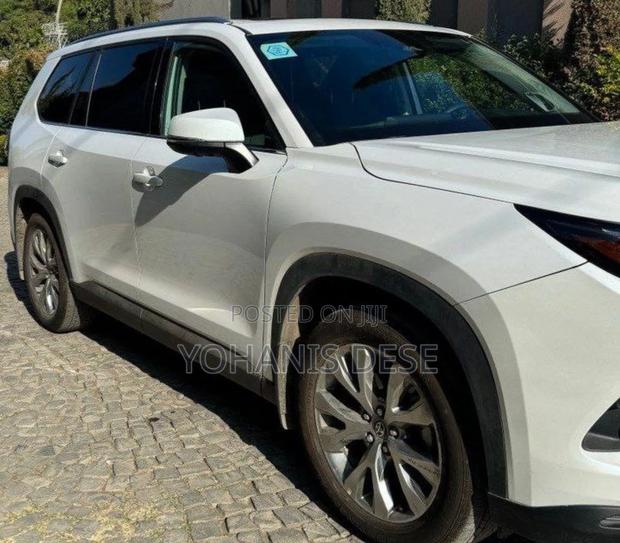 Toyota Grand Highlander Hybrid 2025 Beige