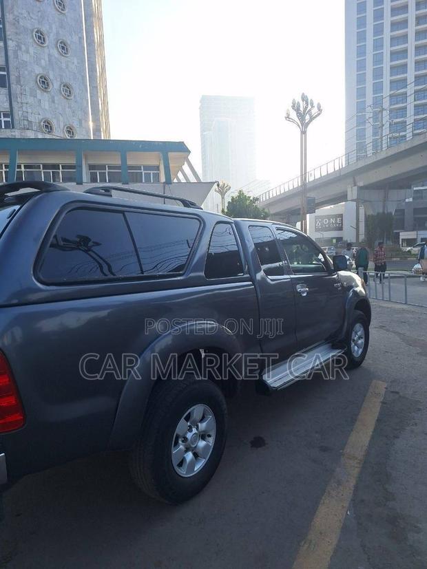 Toyota Hilux 2.5 D-4D Extra Cab 2008 Gray