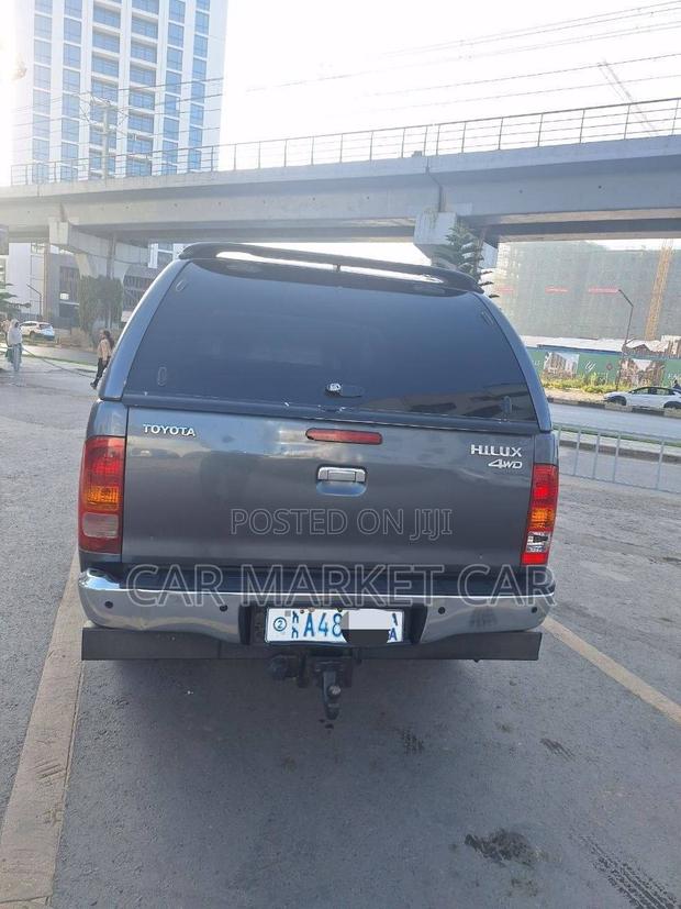 Toyota Hilux 2.5 D-4D Extra Cab 2008 Gray