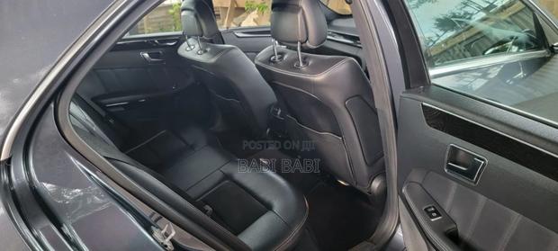 Mercedes-Benz E200 2013 Blue