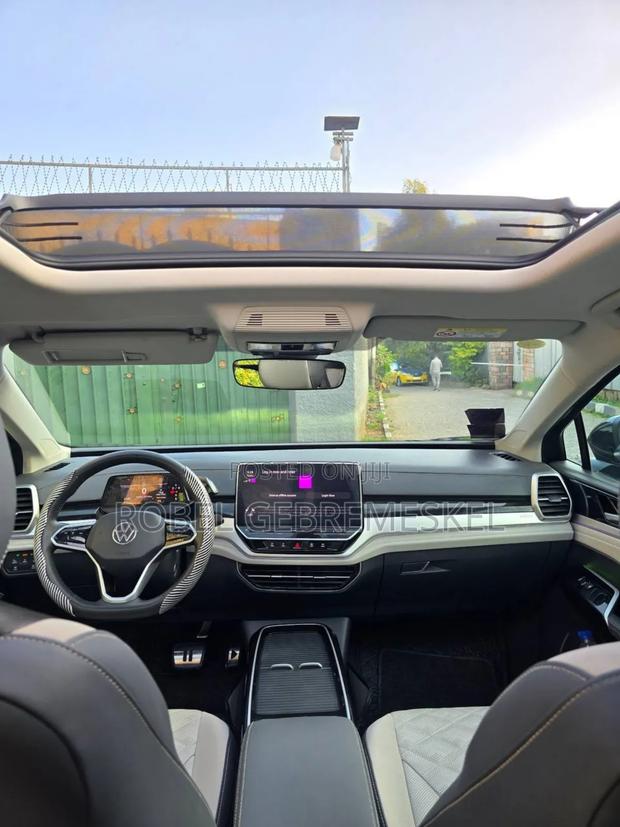 Volkswagen ID.6 2023