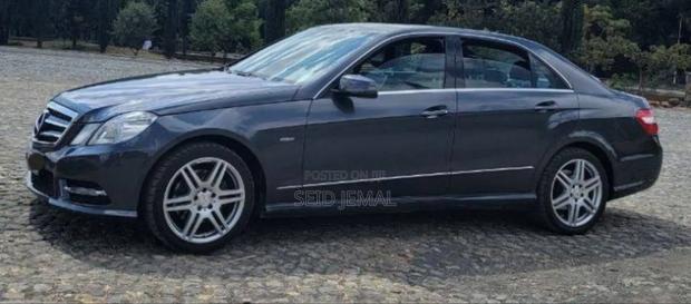 Mercedes-Benz E200 2013 Gray