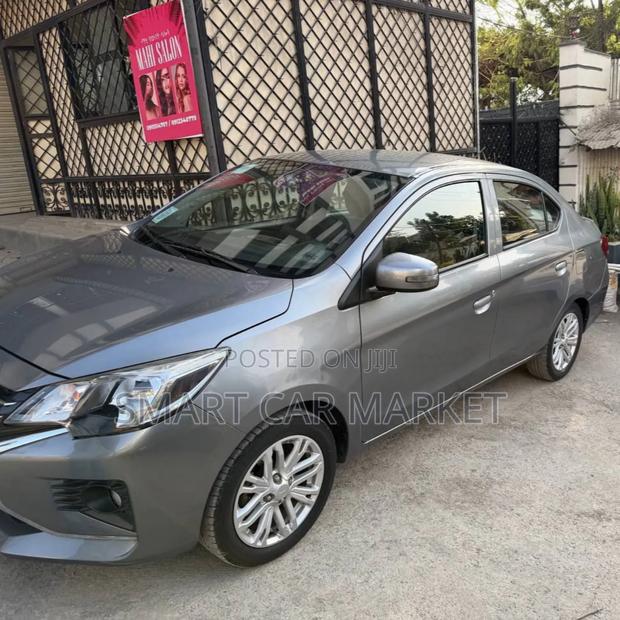 Mitsubishi Attrage 2022 Gray