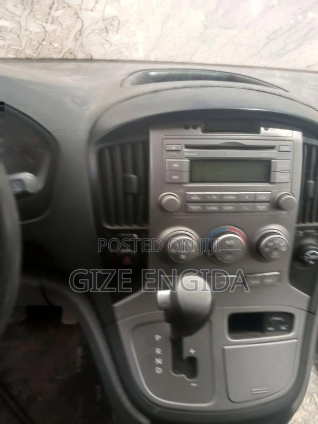 Hyundai Starex 2012 Silver