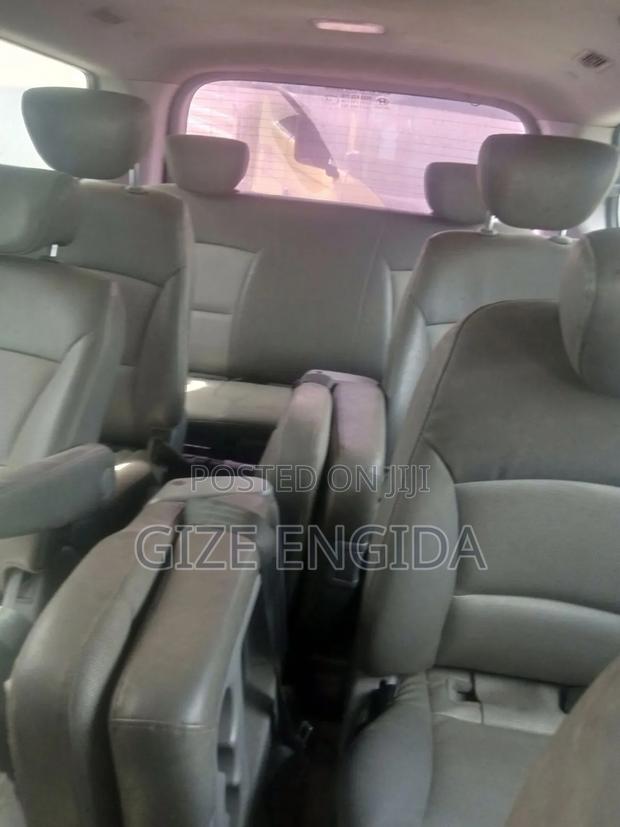 Hyundai Starex 2012 Silver