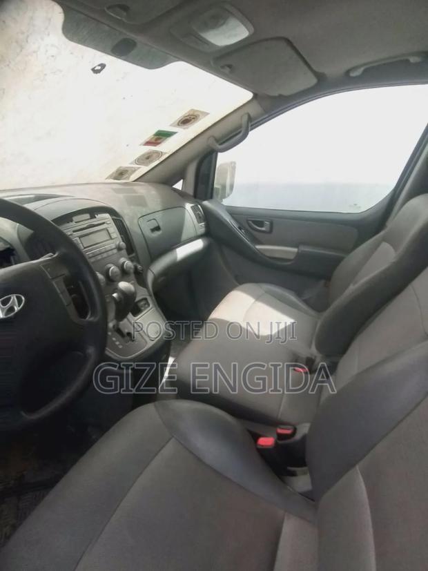 Hyundai Starex 2012 Silver