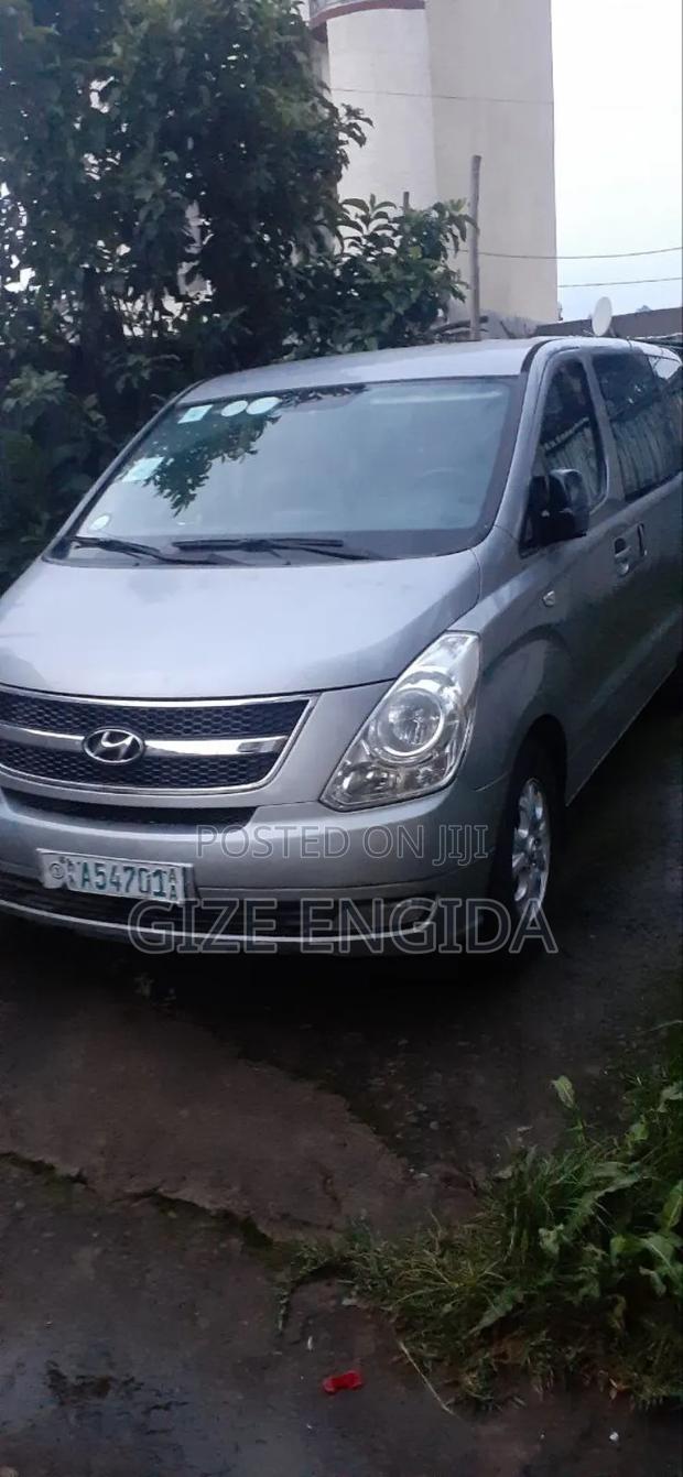Hyundai Starex 2012 Silver