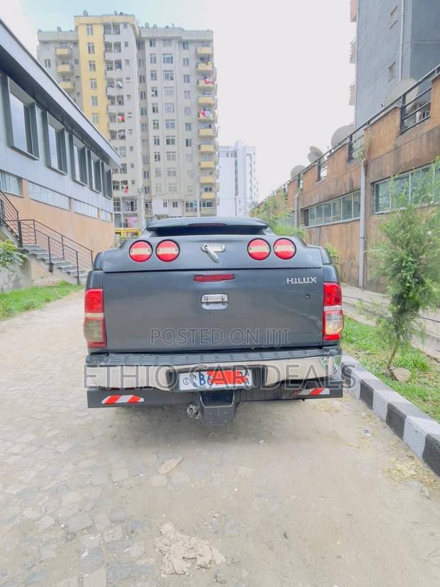 Toyota Hilux 2.5 D-4D SRX 2010 Black