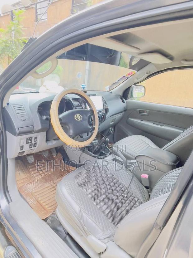 Toyota Hilux 2.5 D-4D SRX 2010 Black