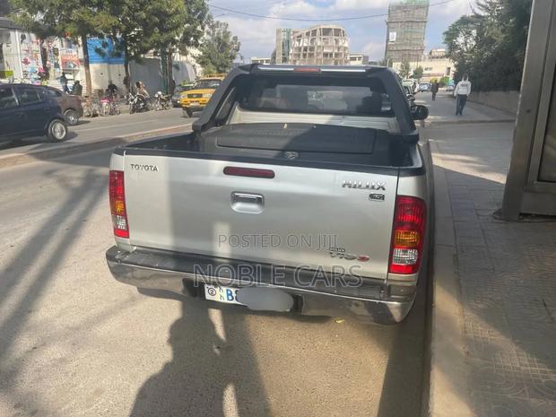 Toyota Hilux 2009 Gold