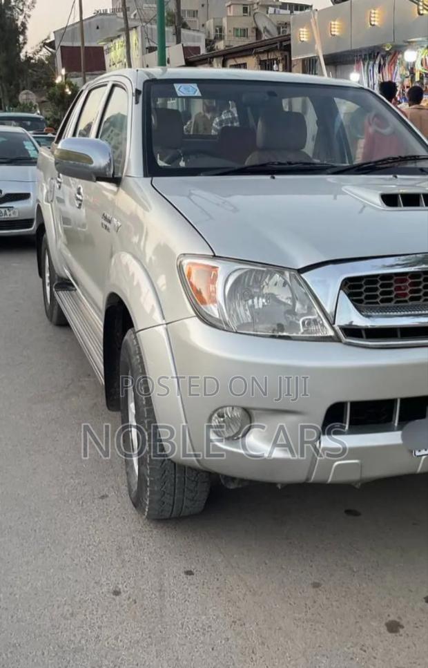 Toyota Hilux 2009 Gold