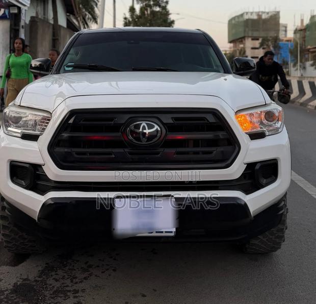 Toyota Tacoma 2018 Ivory