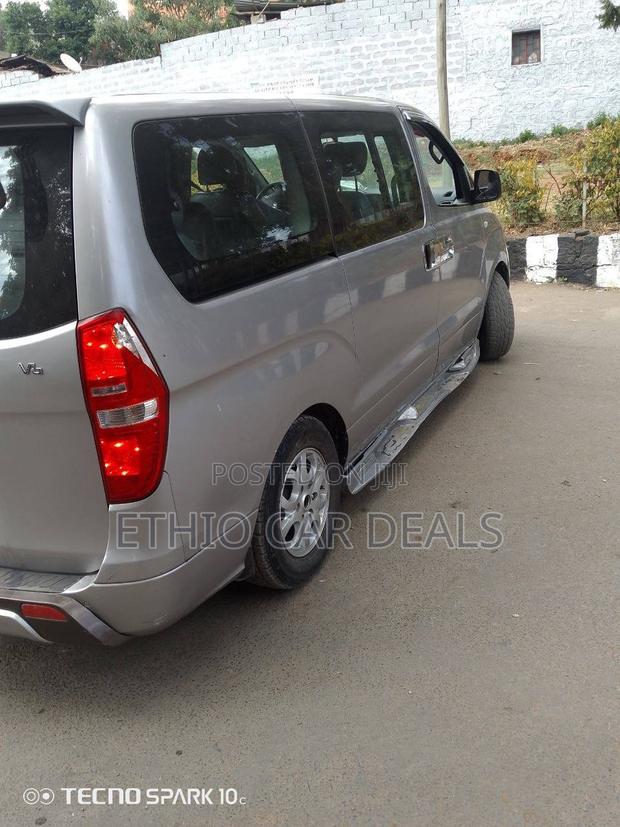 Hyundai Starex 2015 Silver