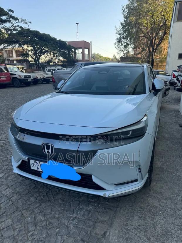 Honda e:NS1 53.6 kWh FWD 2023 White