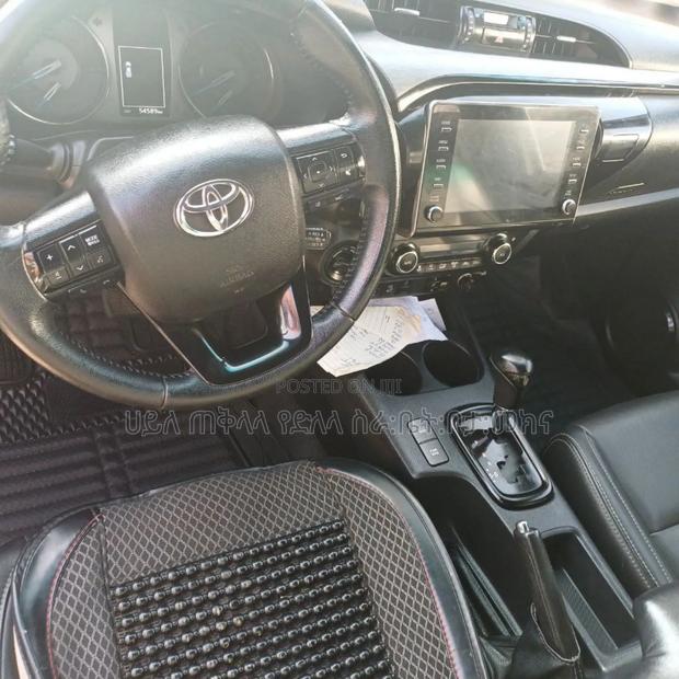 Toyota Hilux 2022 Teal