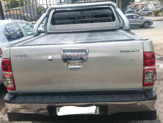 Toyota Hilux 2013 Silver