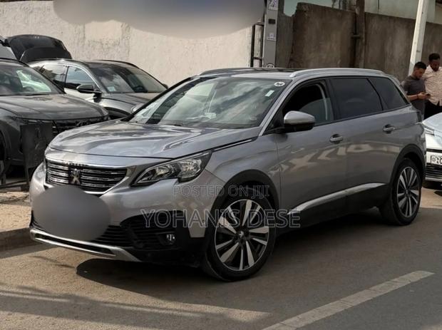 Peugeot 5008 2020 Beige