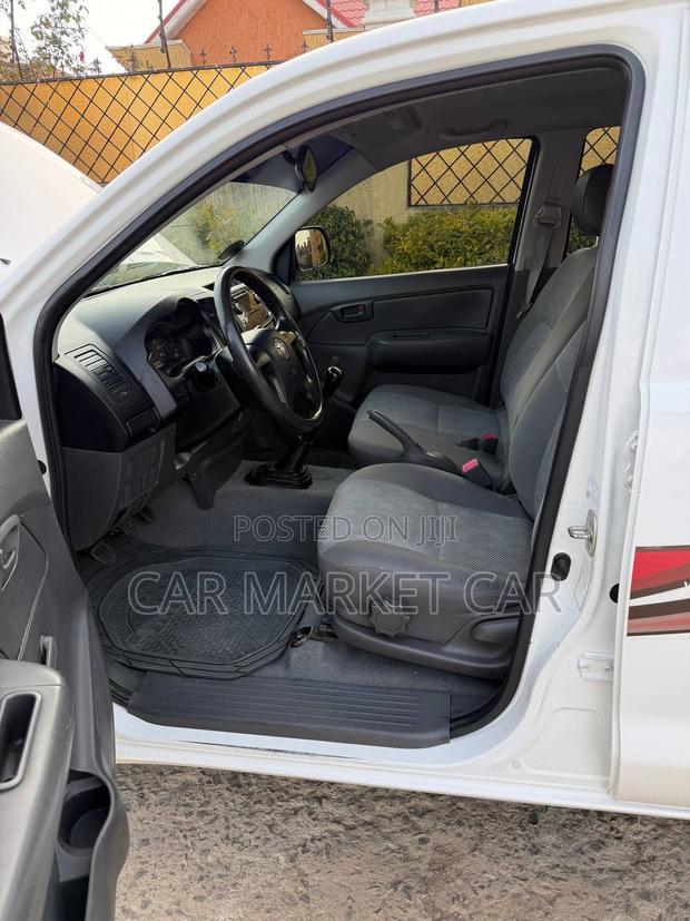 Toyota Hilux 3.0 D-4D 4x4 2015 White