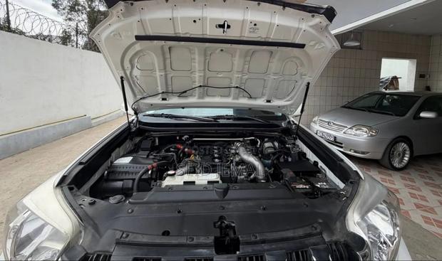 Toyota Land Cruiser Prado 2016 White