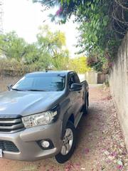Toyota Hilux 2017 Gray for sale