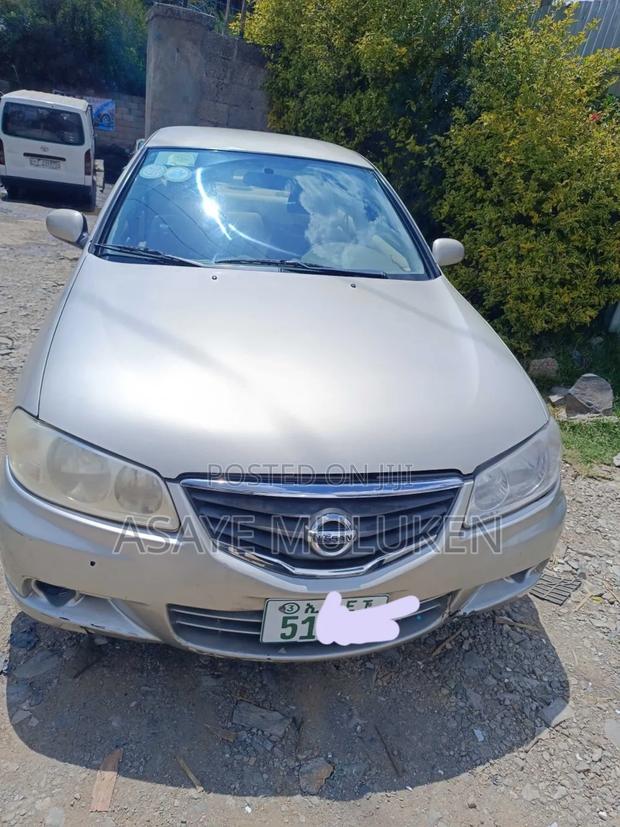 Nissan Sunny 2010 Black