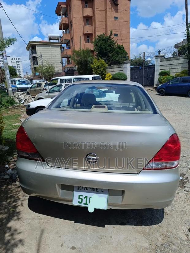 Nissan Sunny 2010 Black