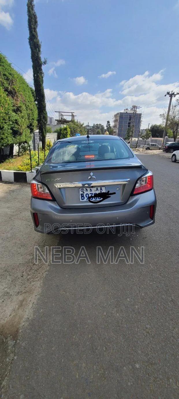 Mitsubishi Attrage 2021 Silver