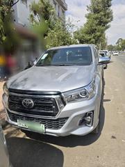 Toyota Hilux 2018 Silver for sale