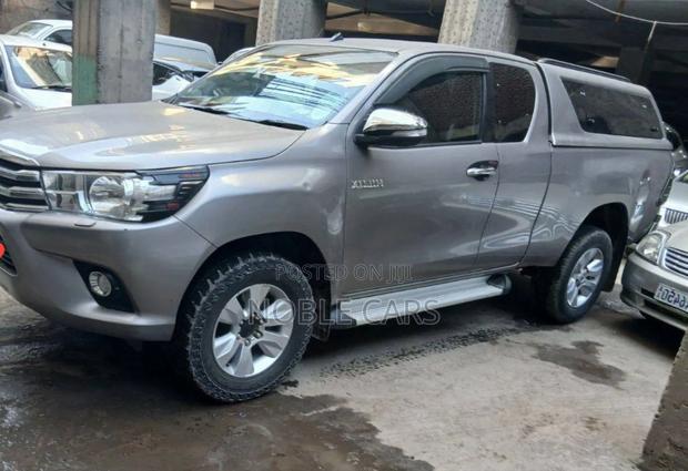 Toyota Hilux 2019 Brown