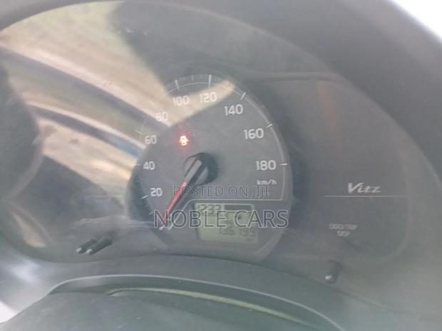 Toyota Yaris 2011 Gray