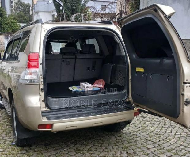 Toyota Land Cruiser Prado 3.0 TD 2011 Gold