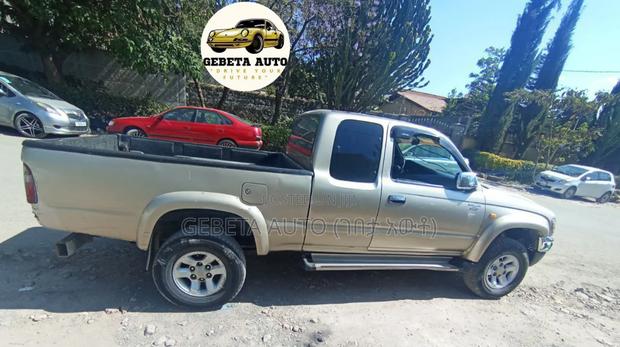 Toyota Hilux 2003