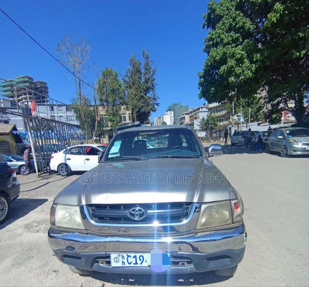 Toyota Hilux 2003
