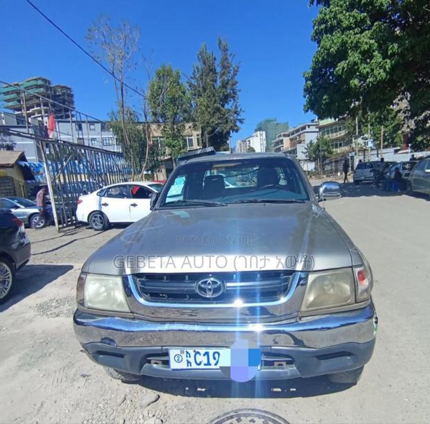 Toyota Hilux 2003