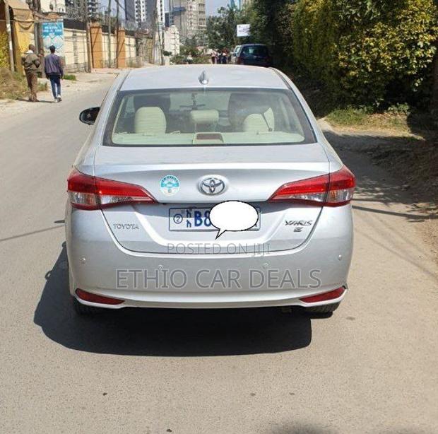 Toyota Yaris 2020 Silver