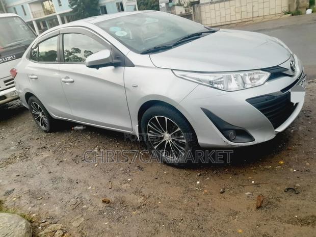Toyota Yaris 2020 Silver