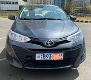 Toyota Yaris 1.5 Sedan L 2020 Gray for sale