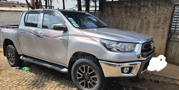 Toyota Hilux Revo Double Cab Deisel 2.8 RWD 2022