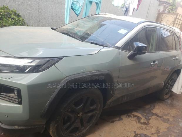 Toyota RAV4 2024 Green