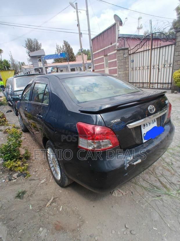 Toyota Yaris 2010 Black