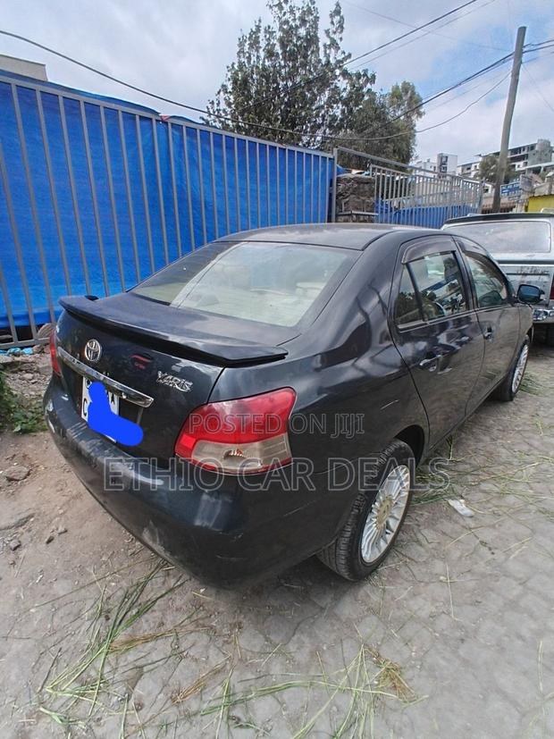 Toyota Yaris 2010 Black