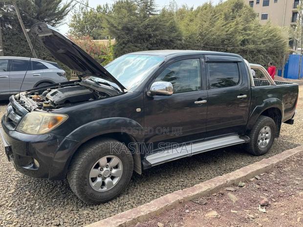Toyota Hilux 2.5 D-4D 4X4 SRX 2009 Gray
