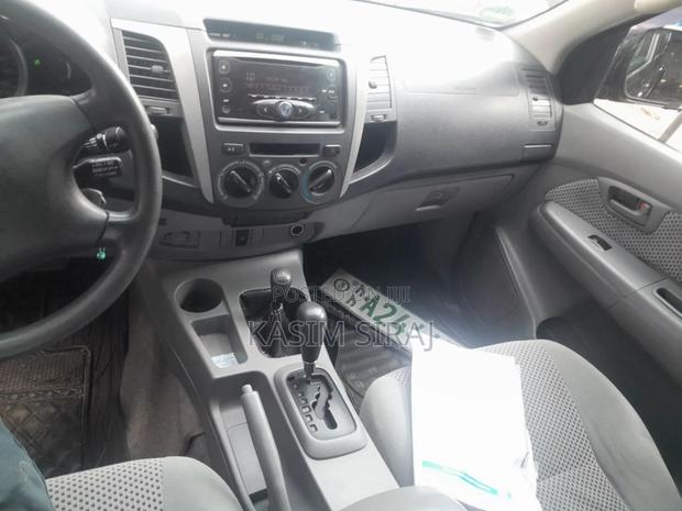 Toyota Hilux 2.5 D-4D 4X4 SRX 2009 Gray