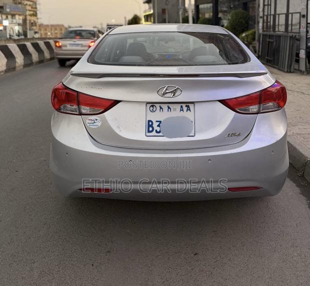 Hyundai Elantra 2013 Silver