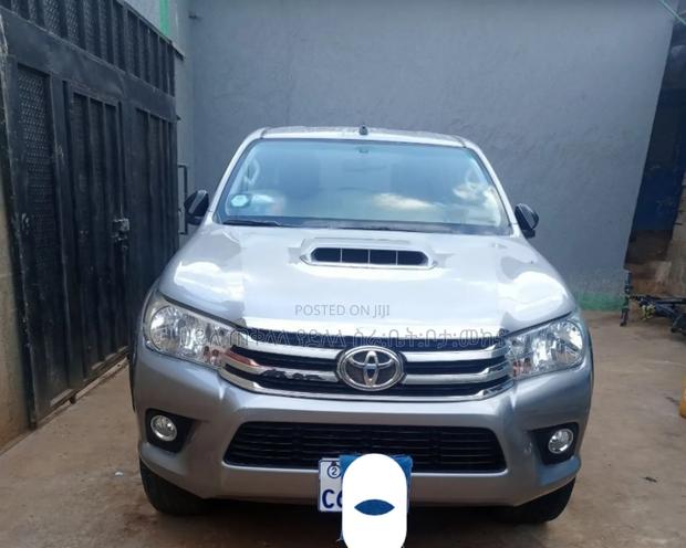 Toyota Hilux 2017 Silver
