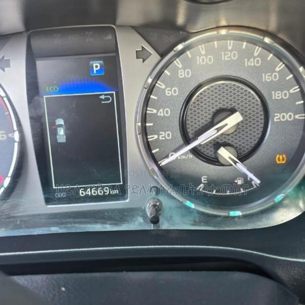 Toyota Hilux 2022 Silver