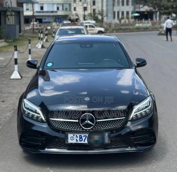 Mercedes-Benz C200 2021 Matt Black