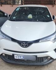 Toyota C-HR LE 2021 Off white for sale